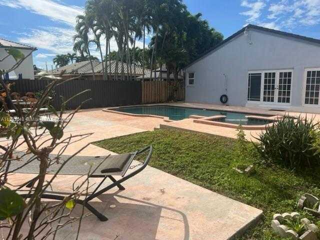 Small Image of 9435 SOUTH WEST 156TH PL #9435, Miami Number 25