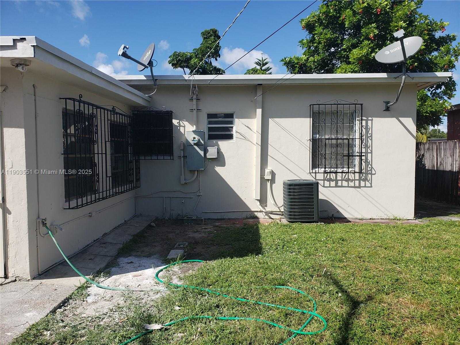Small Image of 1370 NORTH WEST 116 TER, North Miami Number 10