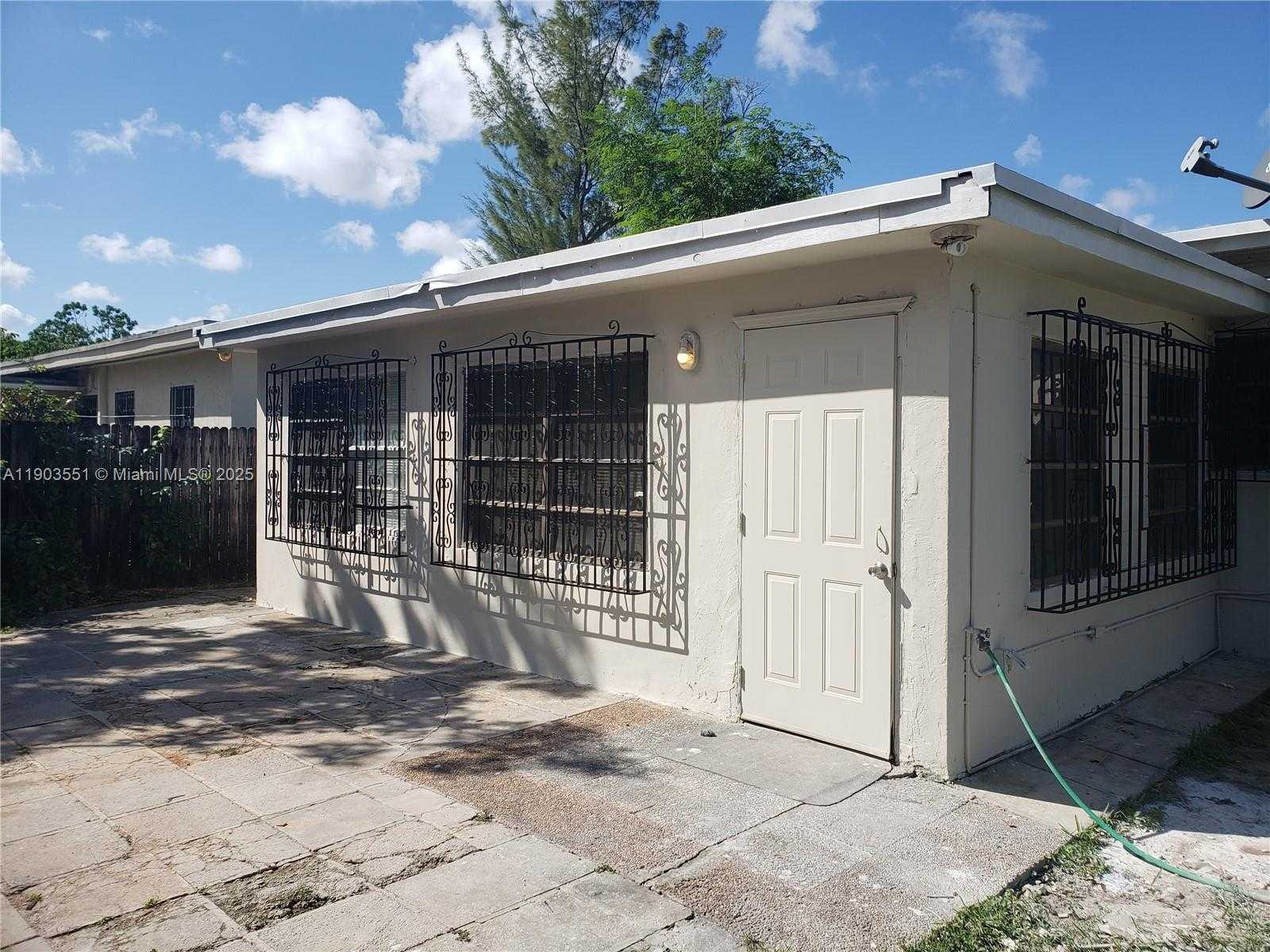 Small Image of 1370 NORTH WEST 116 TER, North Miami Number 11