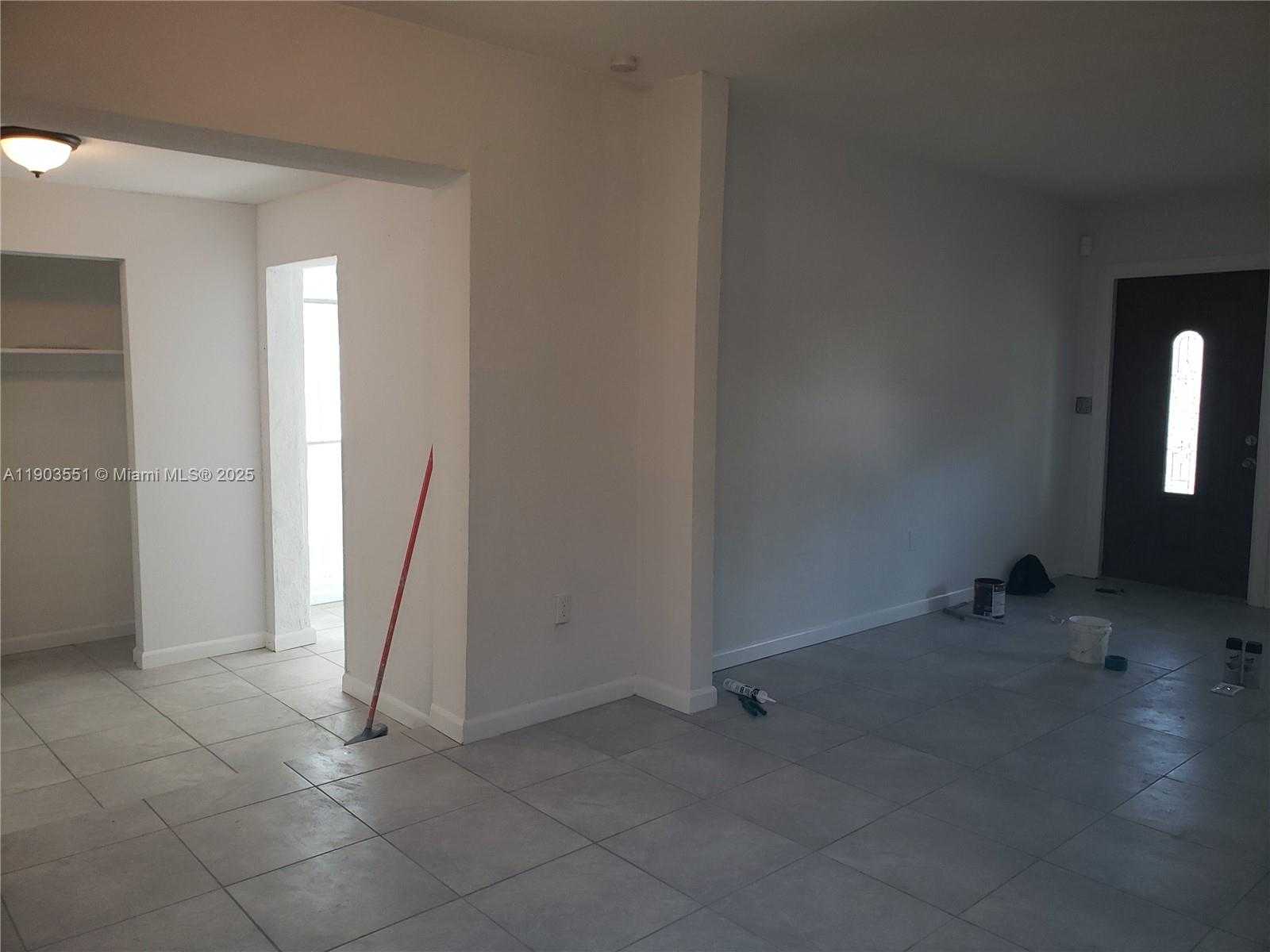 Small Image of 1370 NORTH WEST 116 TER, North Miami Number 7