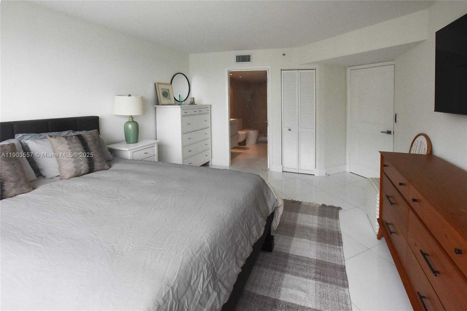 Small Image of 540 BRICKELL KEY DR #1427, Miami Number 14