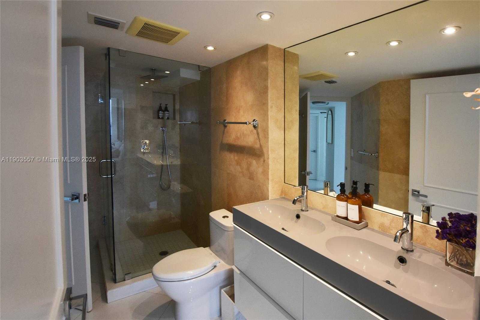 Small Image of 540 BRICKELL KEY DR #1427, Miami Number 20