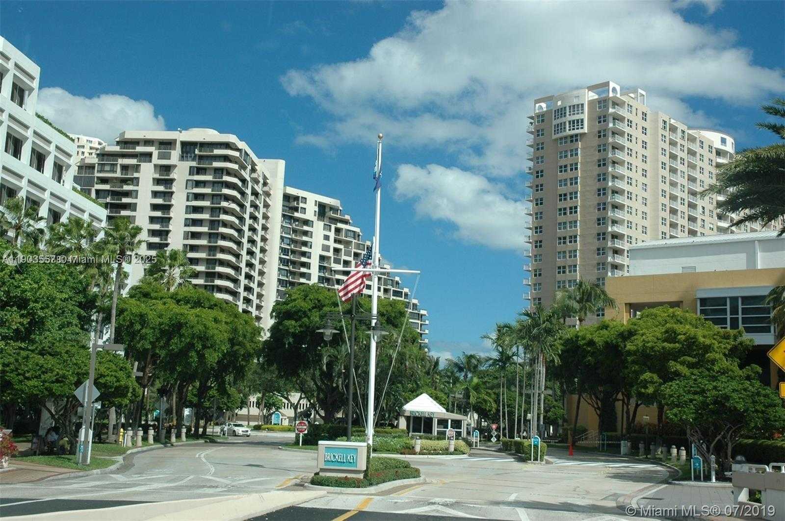 Small Image of 540 BRICKELL KEY DR #1427, Miami Number 25