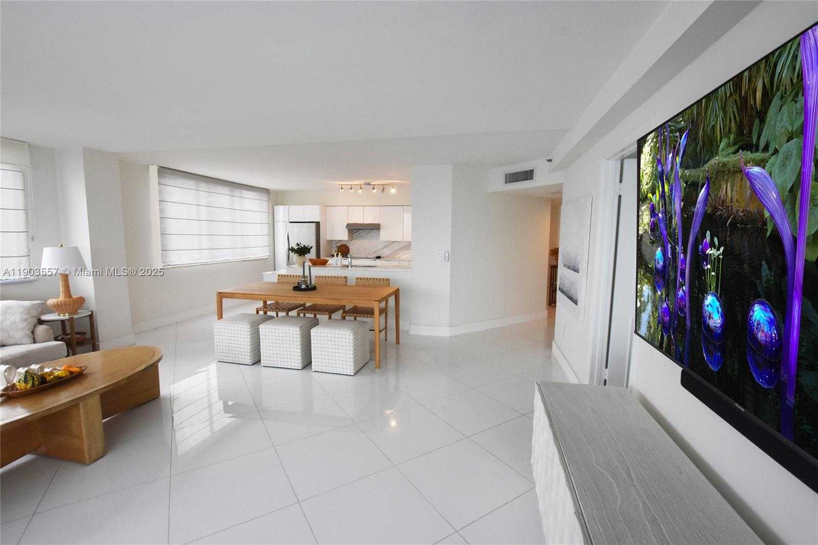 Small Image of 540 BRICKELL KEY DR #1427, Miami Number 5