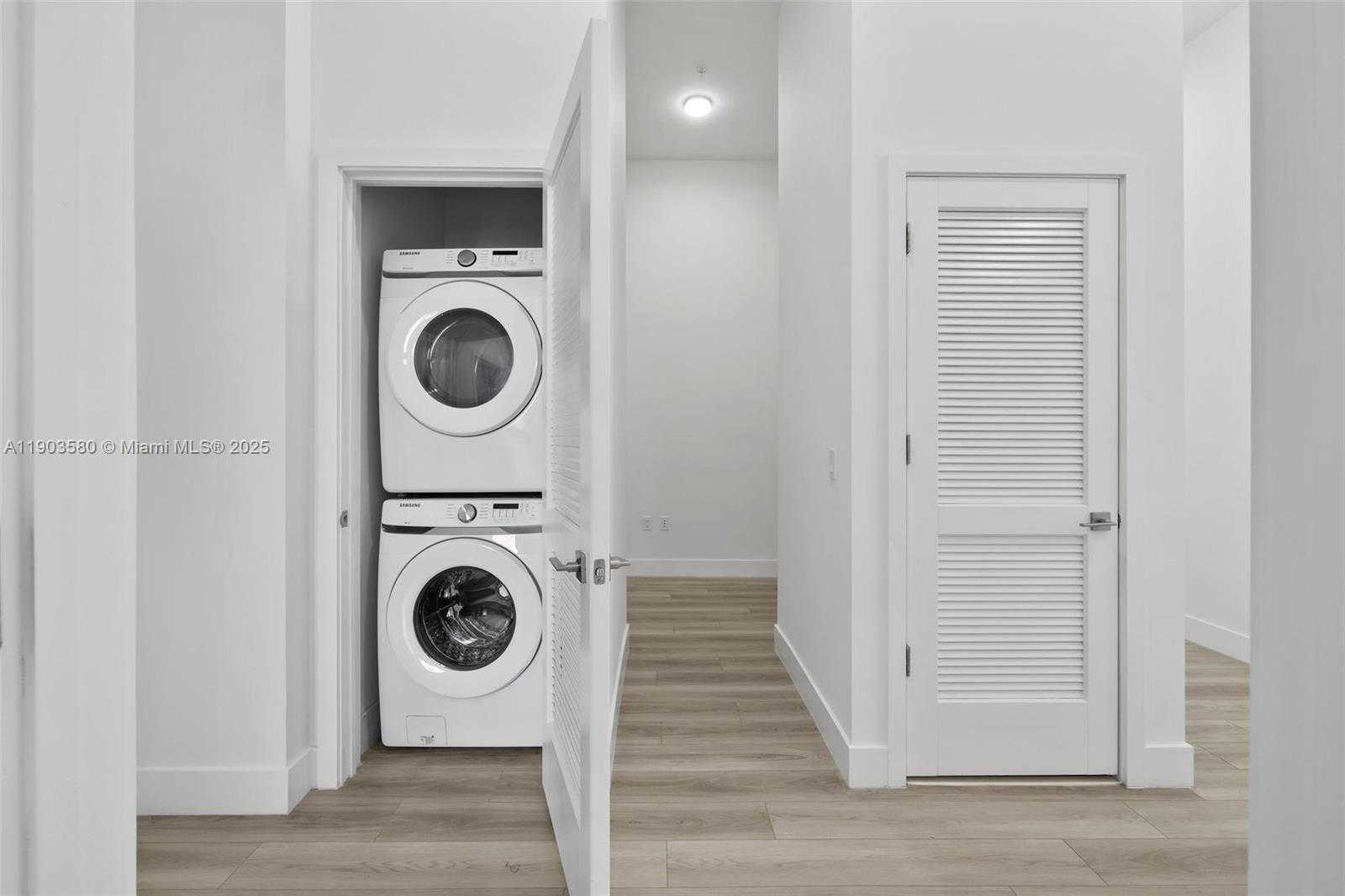 Small Image of 101 DIPLOMAT PKWY #PH05, Hallandale Beach Number 14