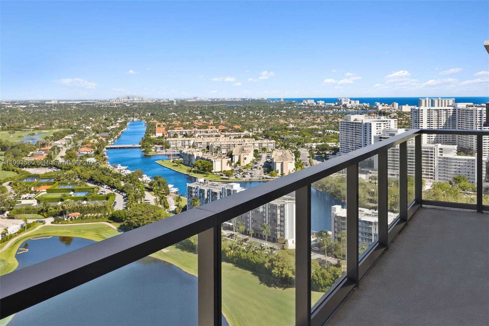 Small Image of 101 DIPLOMAT PKWY #PH05, Hallandale Beach Number 17