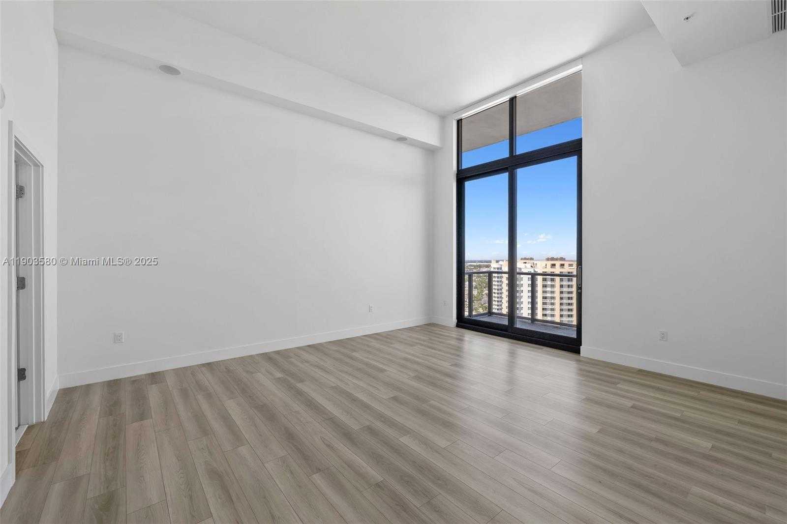 Small Image of 101 DIPLOMAT PKWY #PH05, Hallandale Beach Number 19