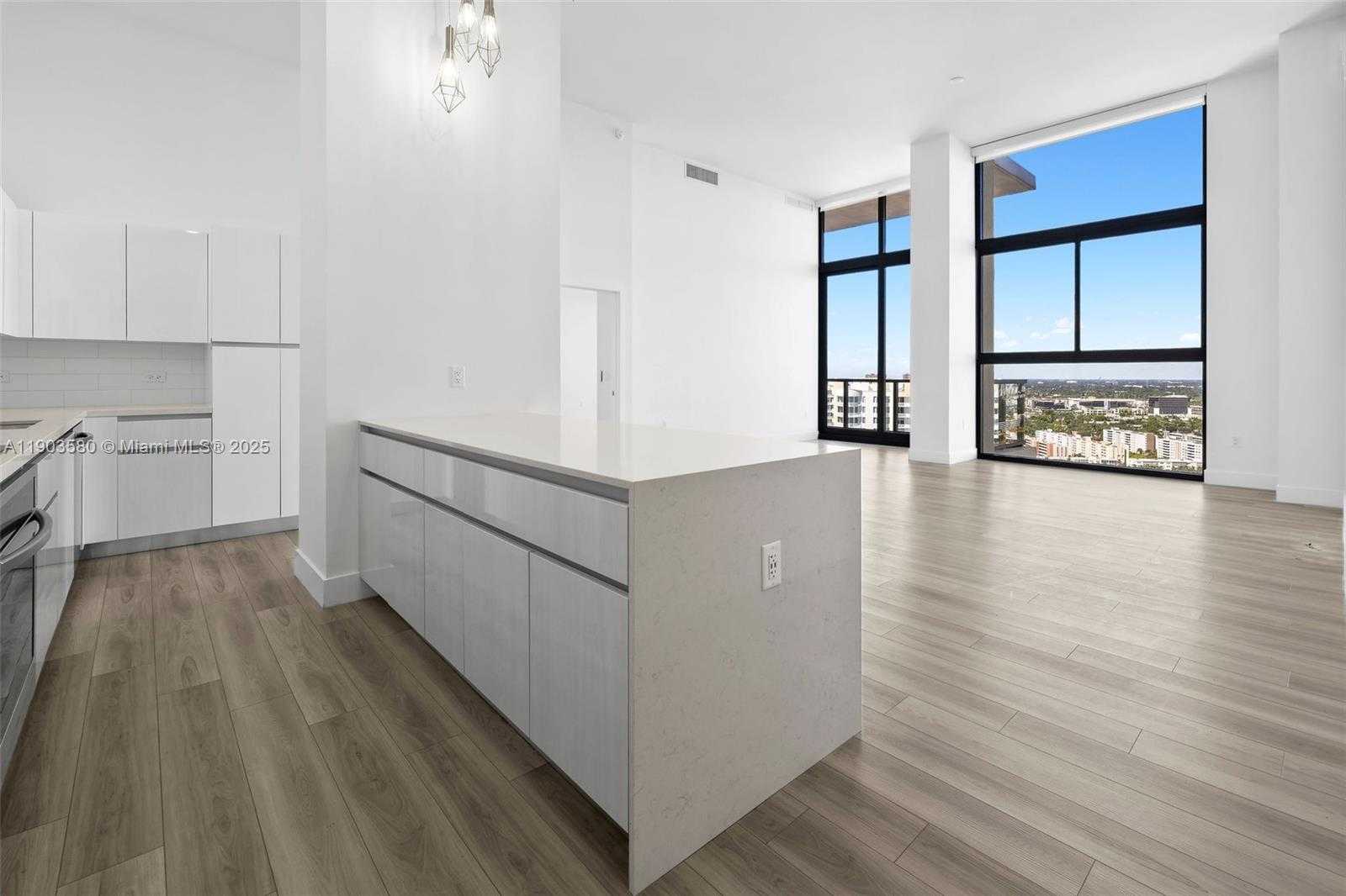 Small Image of 101 DIPLOMAT PKWY #PH05, Hallandale Beach Number 2