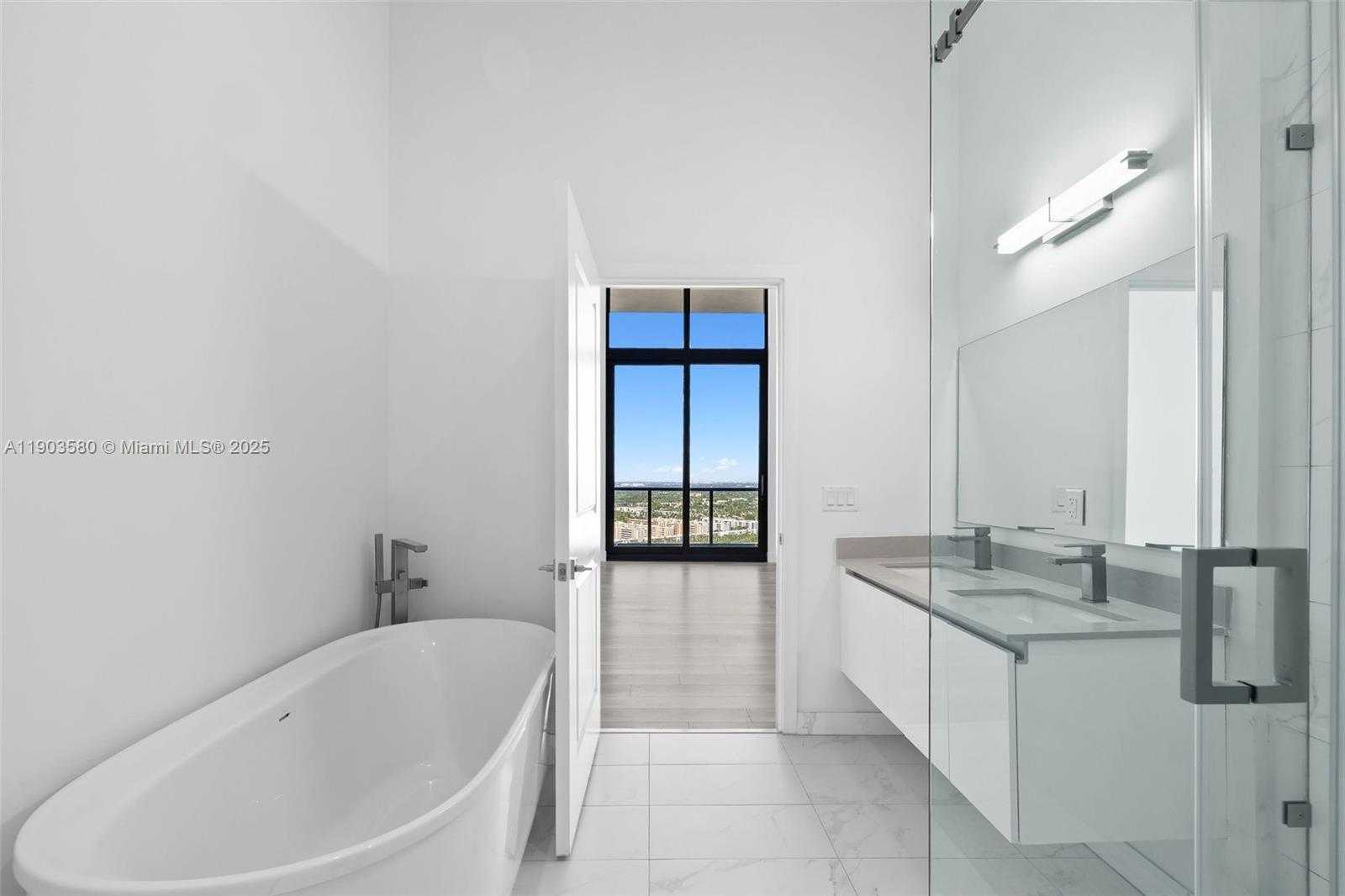 Small Image of 101 DIPLOMAT PKWY #PH05, Hallandale Beach Number 23