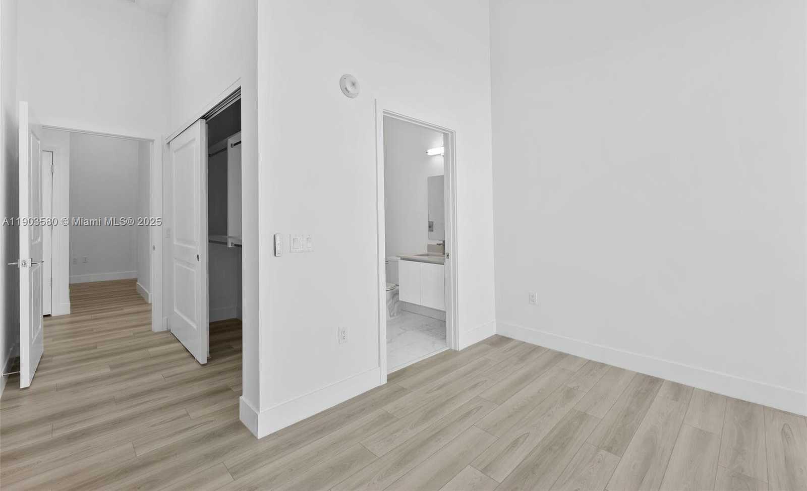 Small Image of 101 DIPLOMAT PKWY #PH05, Hallandale Beach Number 29