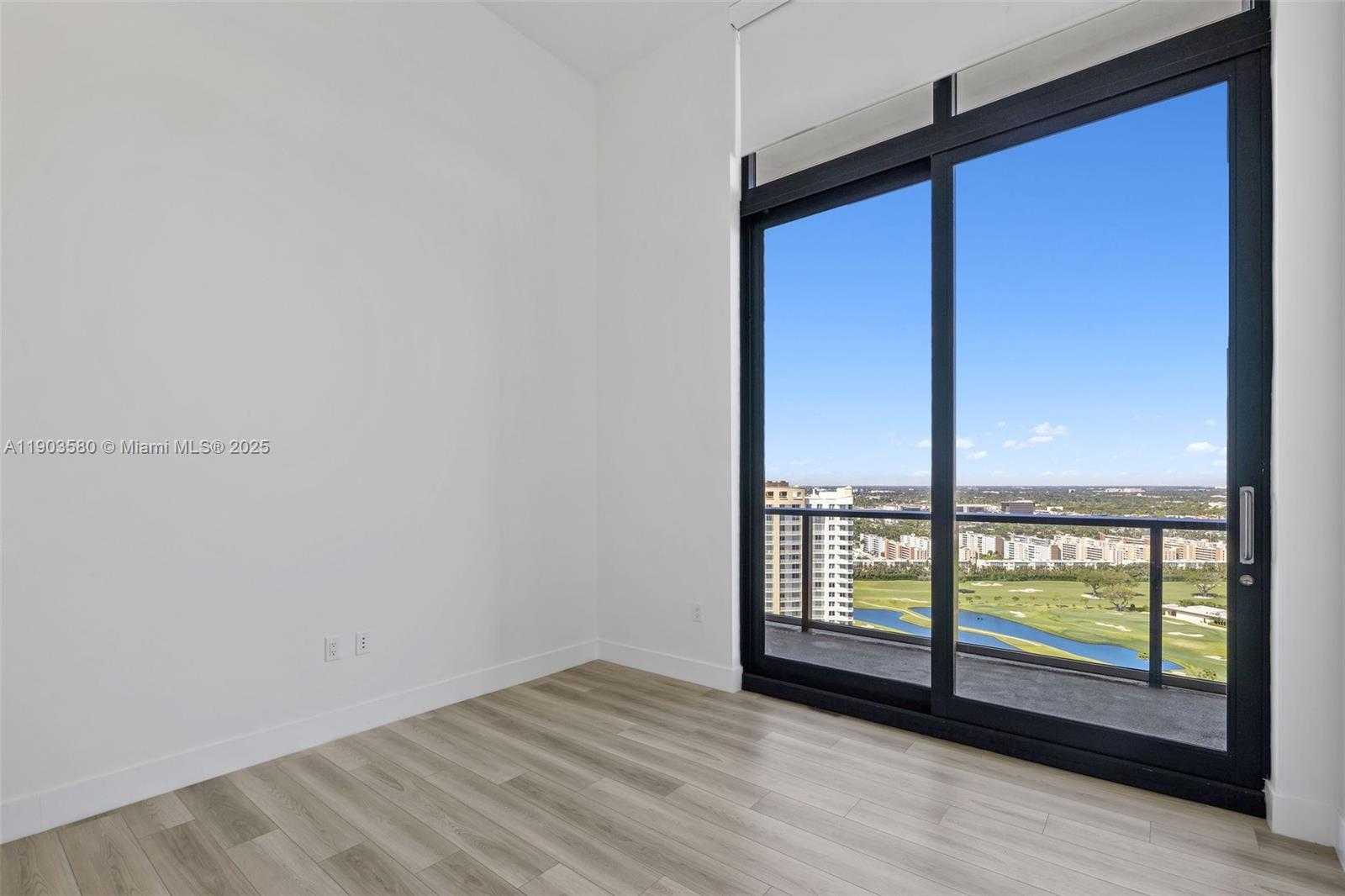 Small Image of 101 DIPLOMAT PKWY #PH05, Hallandale Beach Number 31