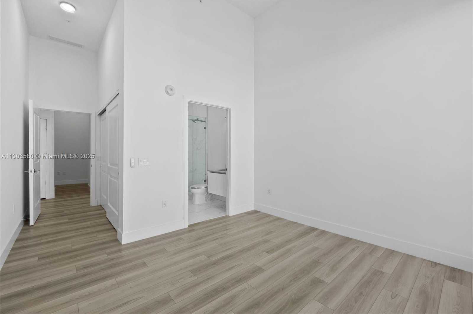 Small Image of 101 DIPLOMAT PKWY #PH05, Hallandale Beach Number 34