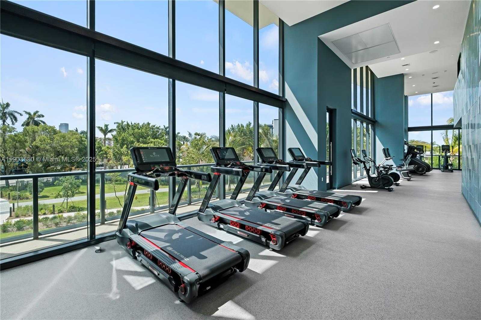 Small Image of 101 DIPLOMAT PKWY #PH05, Hallandale Beach Number 47