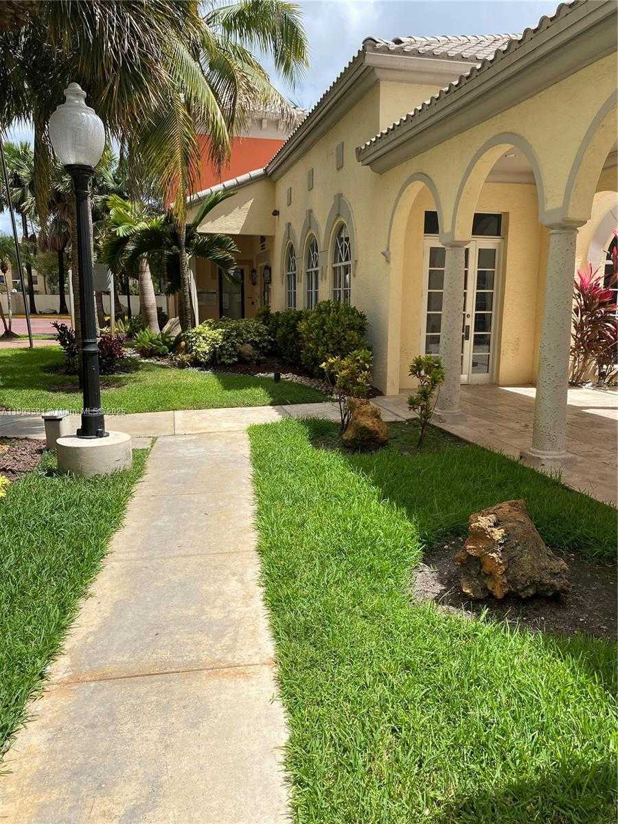 Small Image of 8120 GENEVA CT #554, Doral Number 2