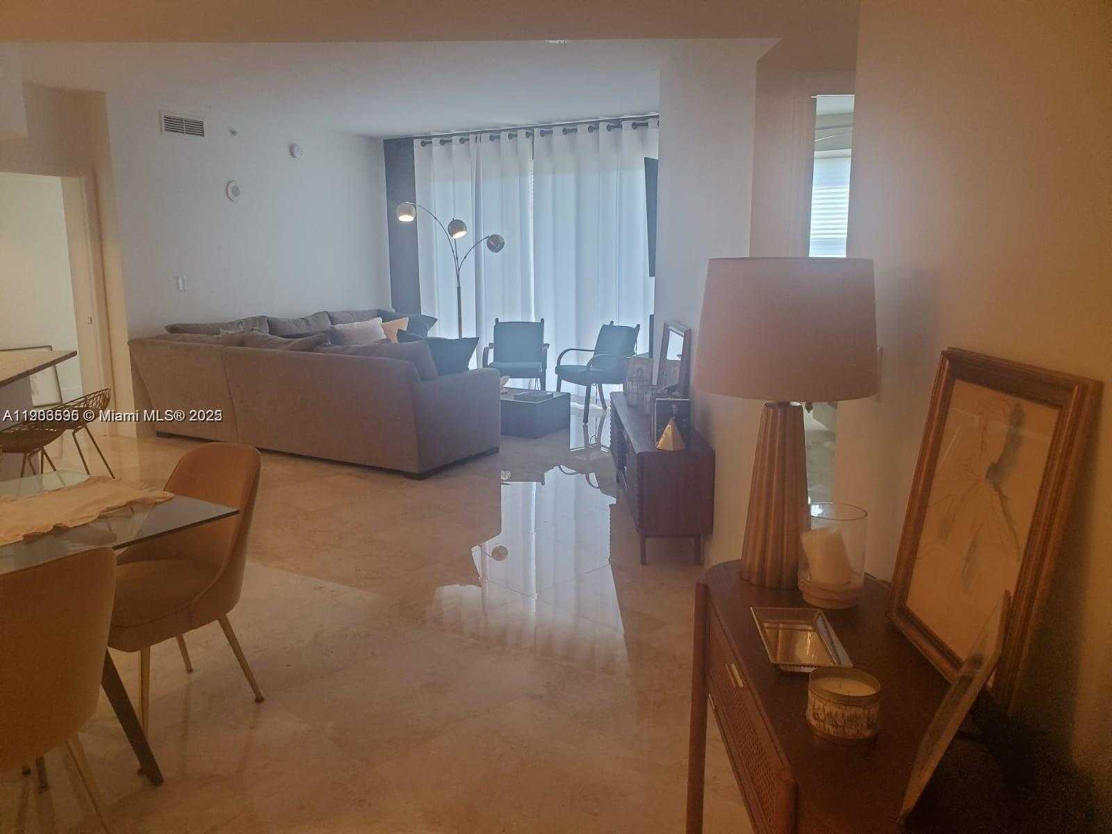 Small Image of 19900 EAST COUNTRY CLUB DR #607, Aventura Number 3