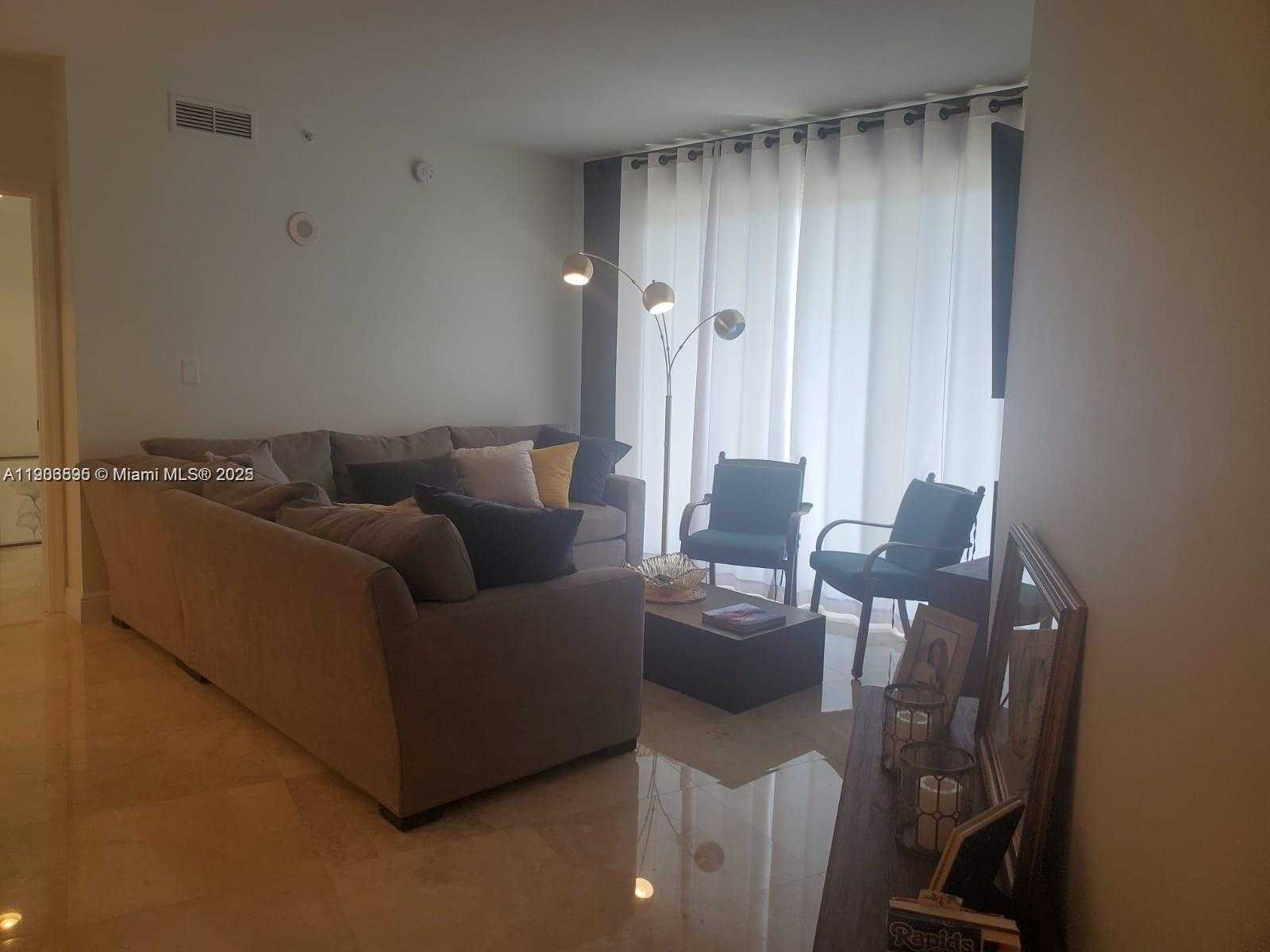 Small Image of 19900 EAST COUNTRY CLUB DR #607, Aventura Number 4