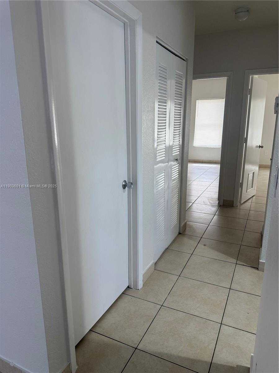 Small Image of 128 WEST 21ST ST #202, Hialeah Number 10