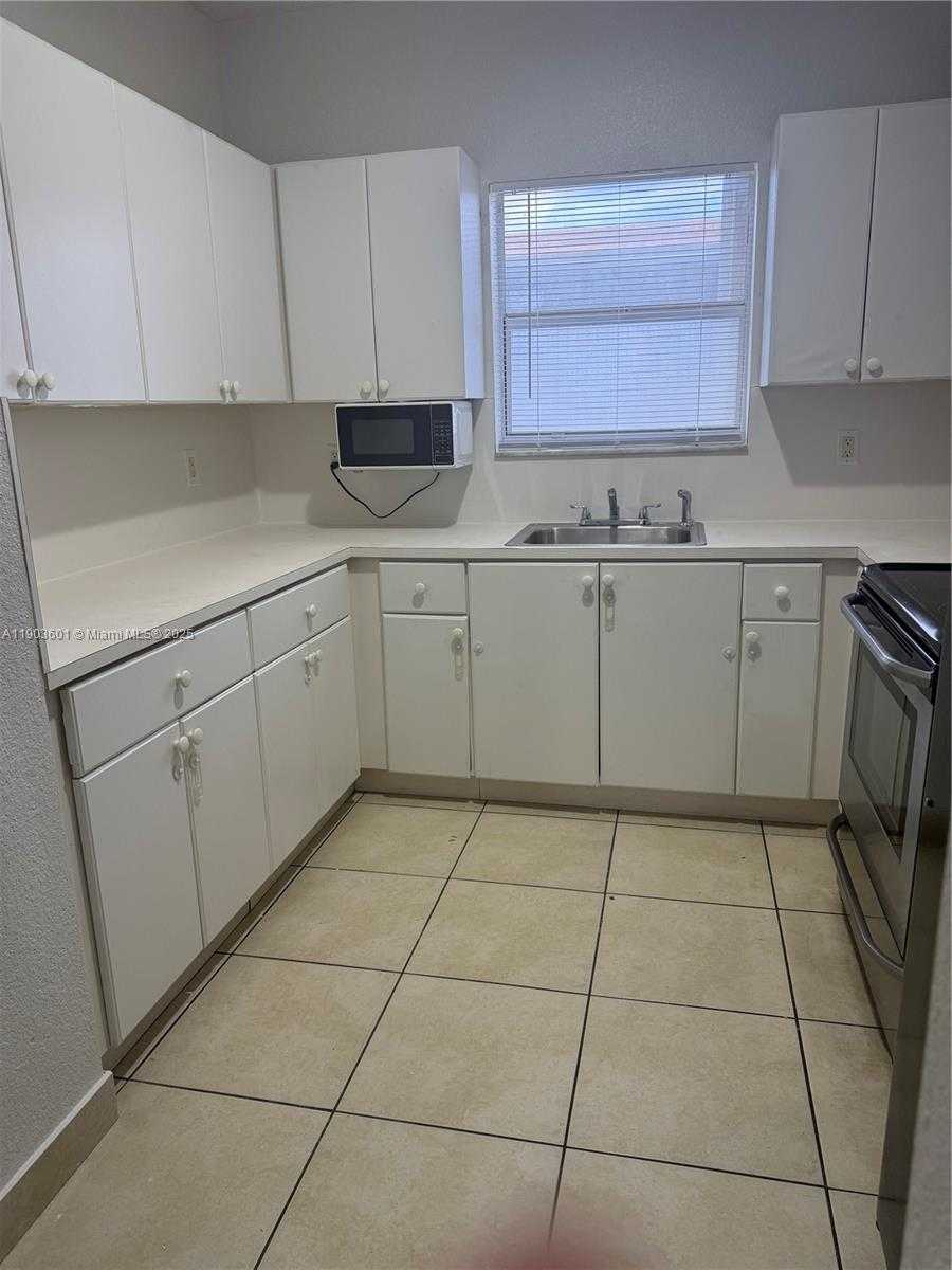 Small Image of 128 WEST 21ST ST #202, Hialeah Number 12