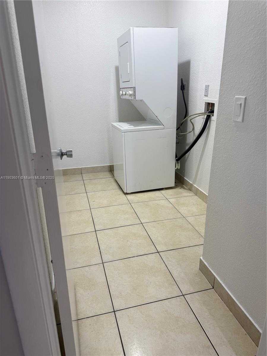 Small Image of 128 WEST 21ST ST #202, Hialeah Number 14