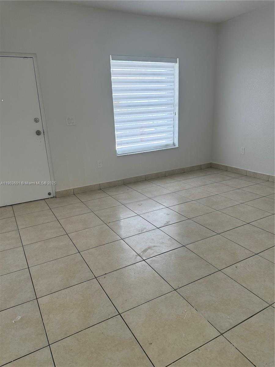 Small Image of 128 WEST 21ST ST #202, Hialeah Number 17