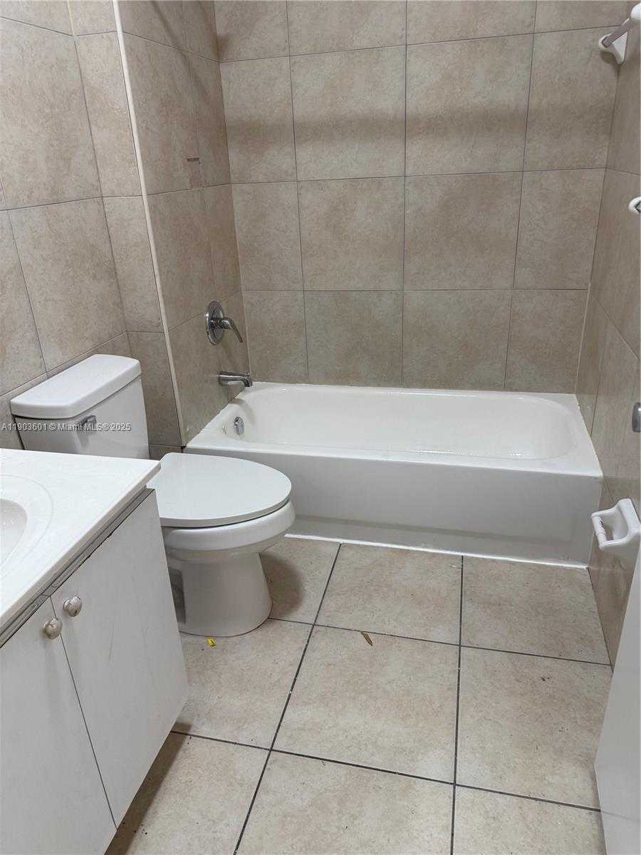 Small Image of 128 WEST 21ST ST #202, Hialeah Number 6
