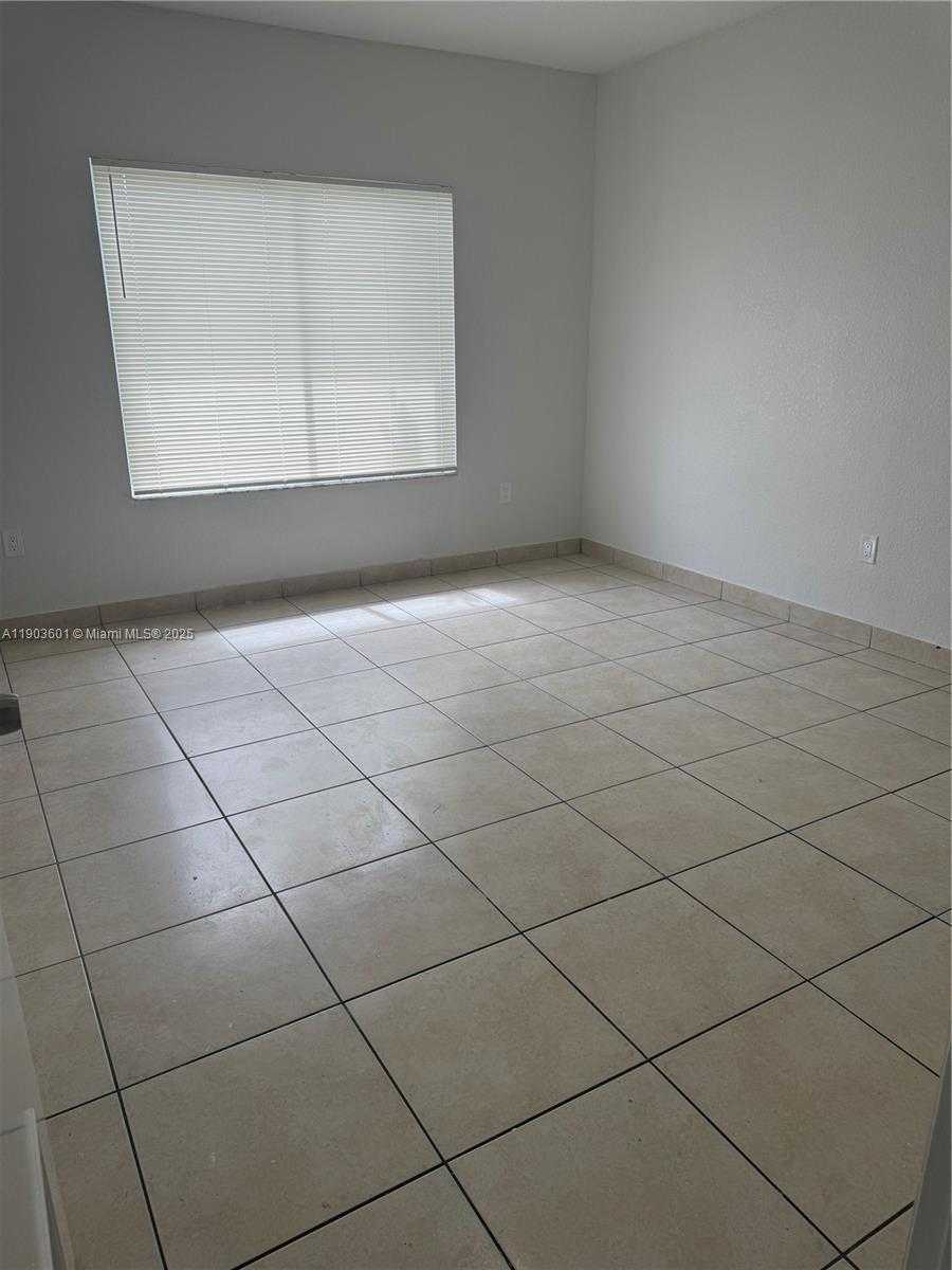 Small Image of 128 WEST 21ST ST #202, Hialeah Number 9
