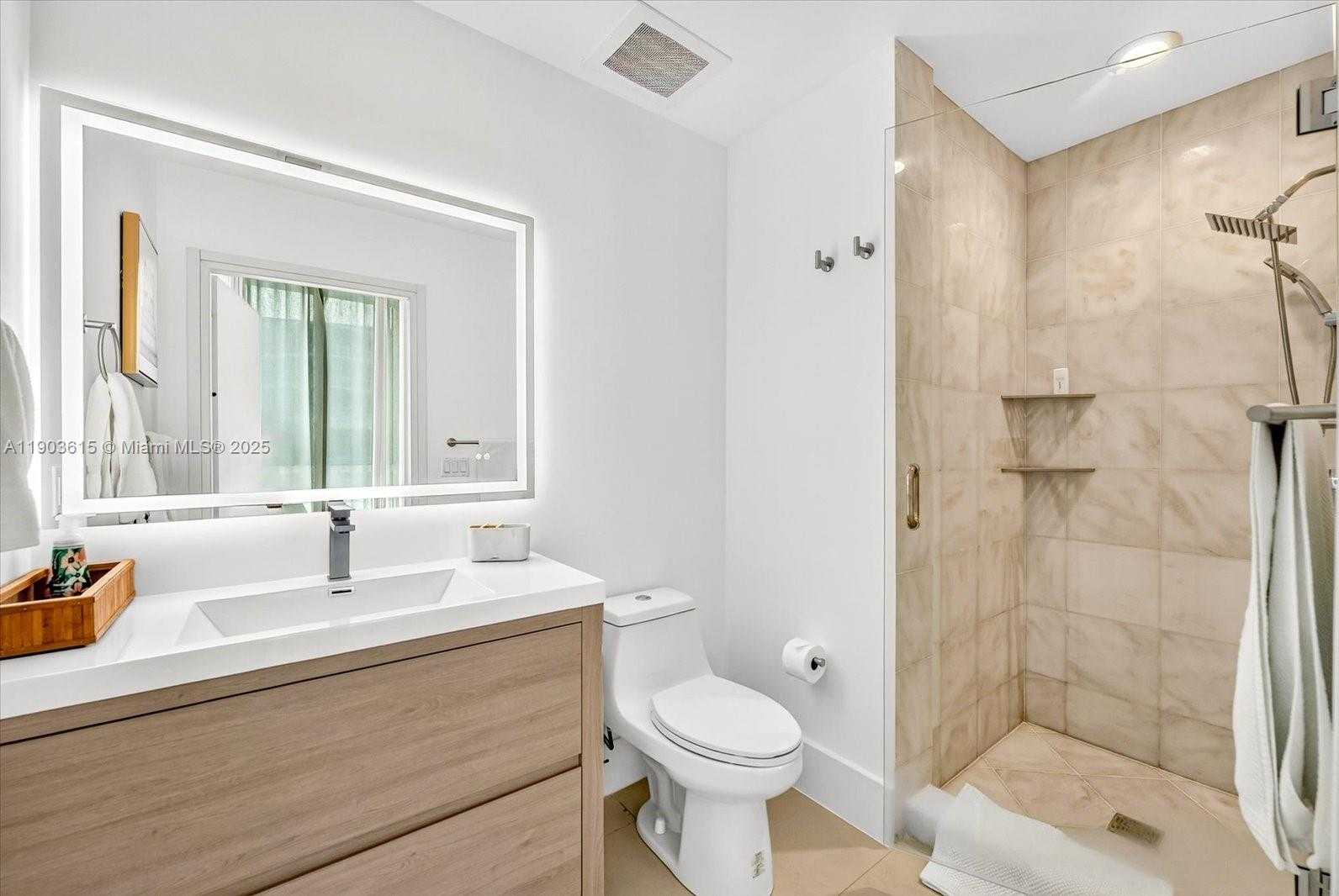 Imagen de Pequeño Objeto