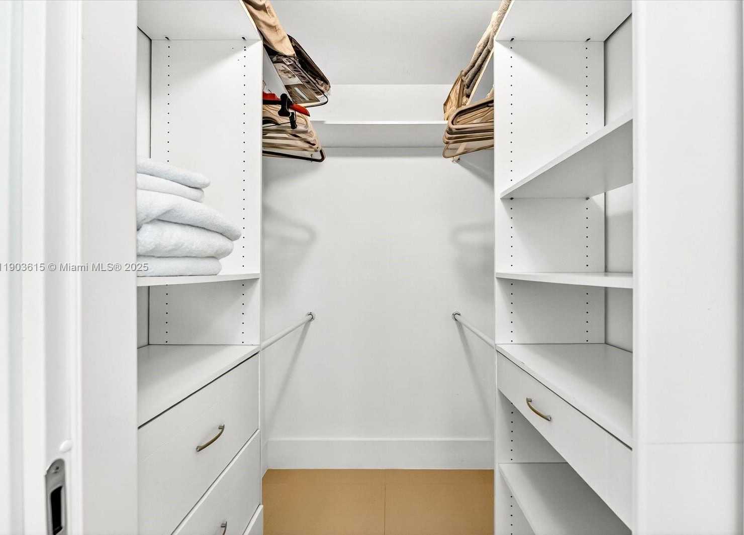 Imagen de Pequeño Objeto