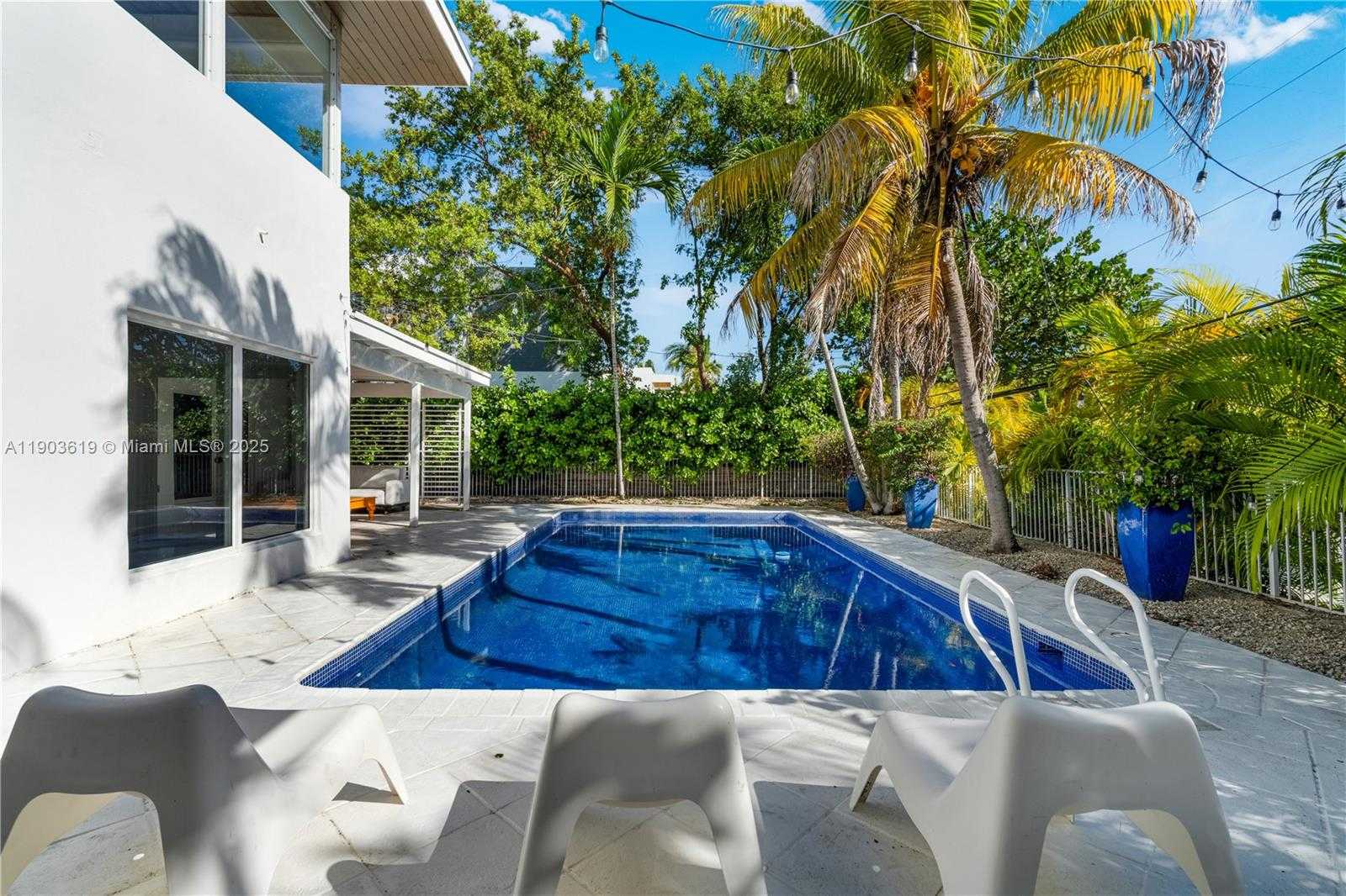 Small Image of 525 GLENRIDGE RD, Key Biscayne Number 42