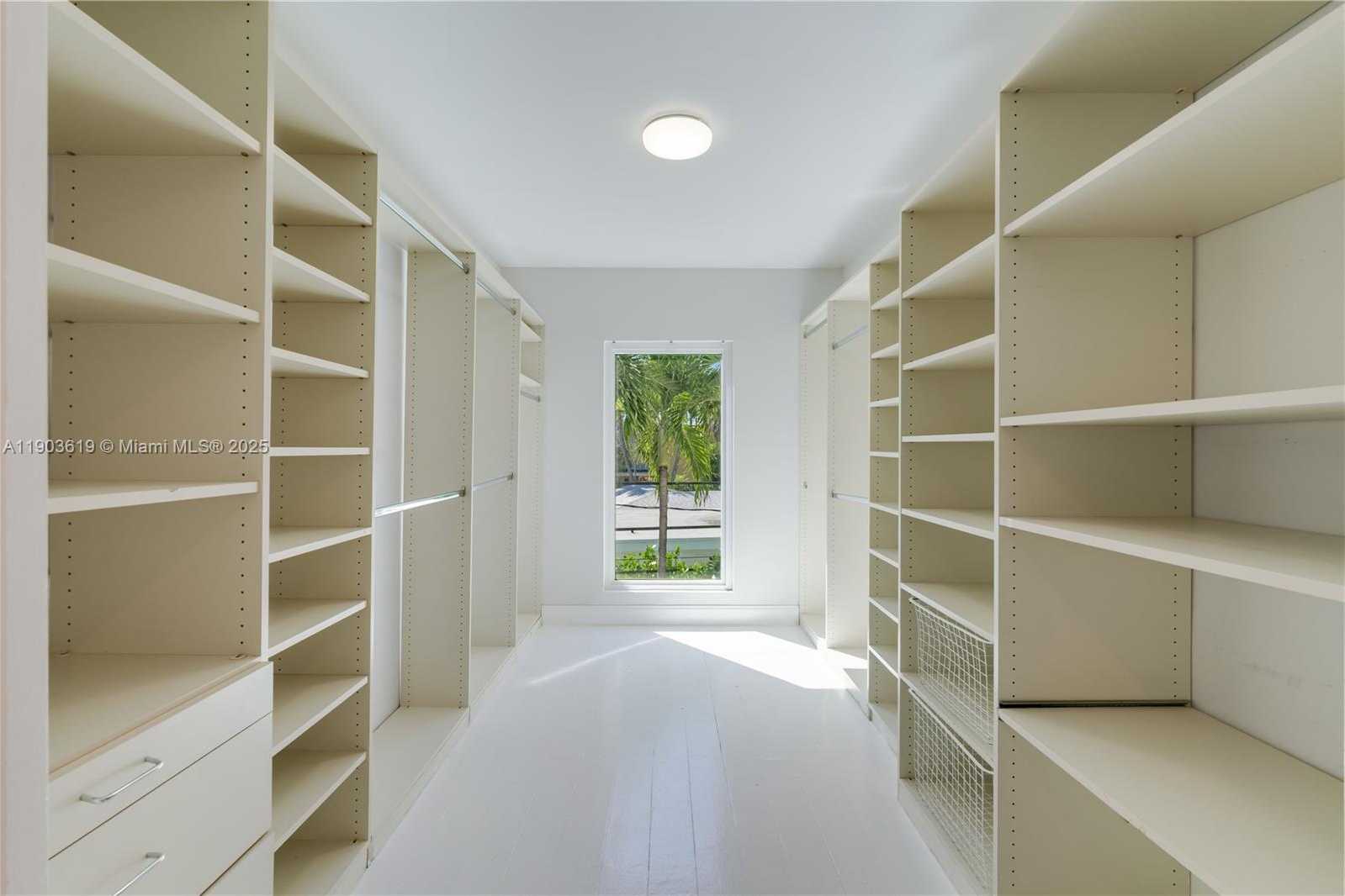 Small Image of 525 GLENRIDGE RD, Key Biscayne Number 47
