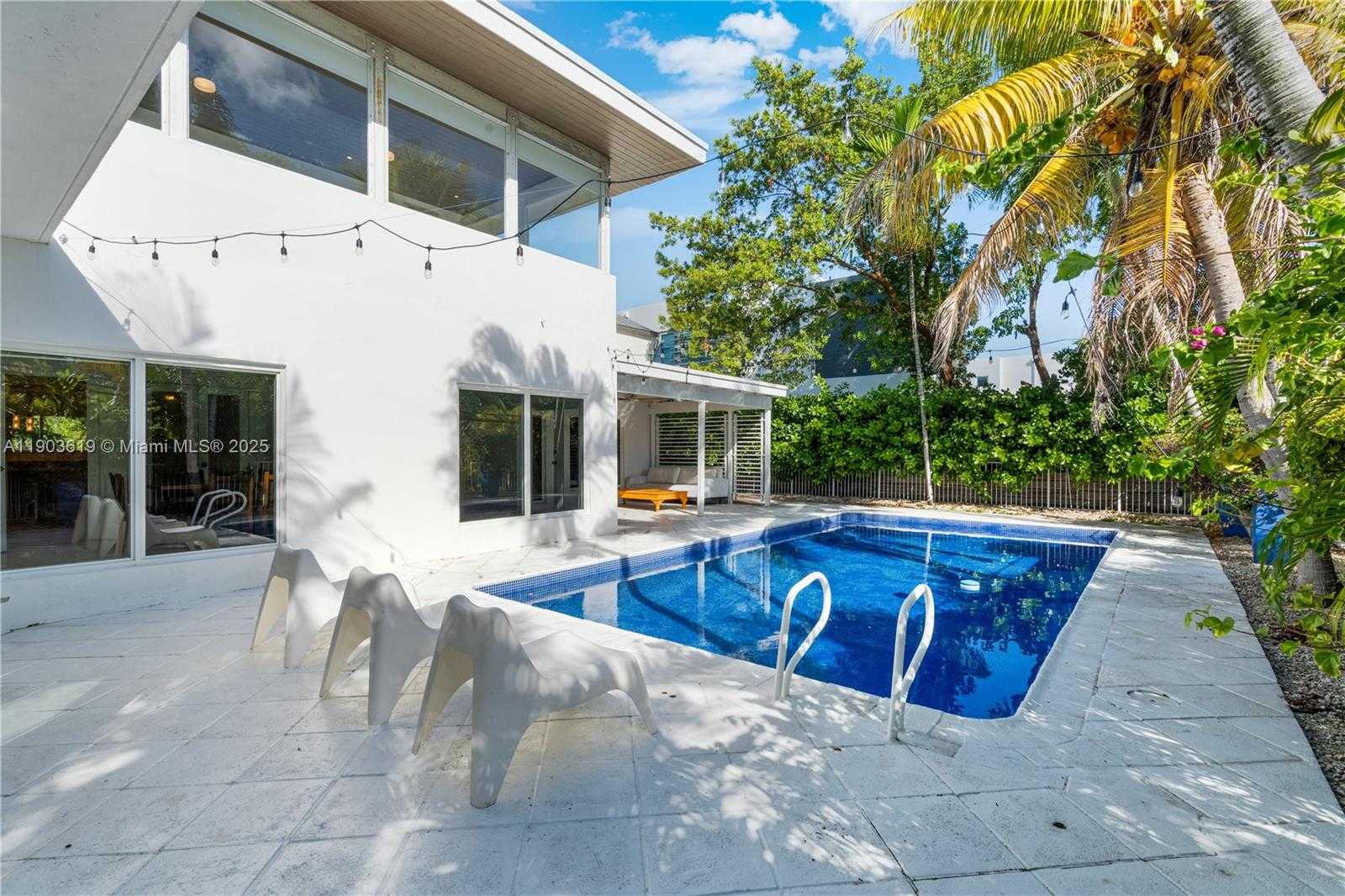 Small Image of 525 GLENRIDGE RD, Key Biscayne Number 50