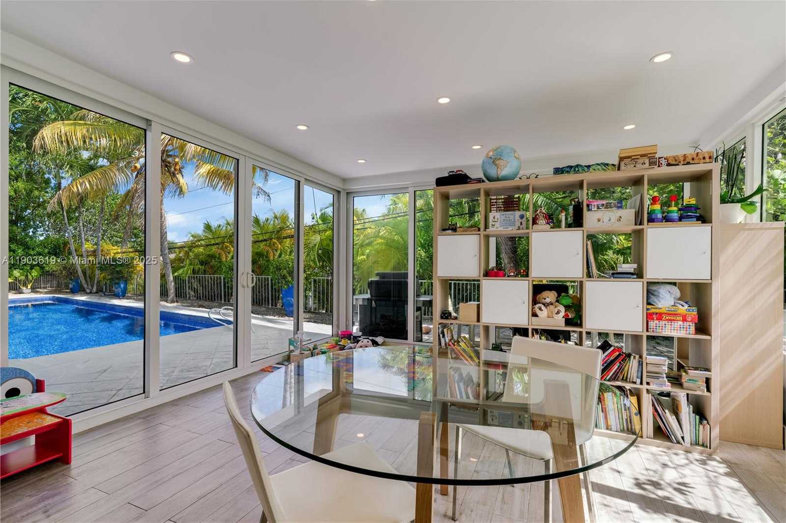 Small Image of 525 GLENRIDGE RD, Key Biscayne Number 58