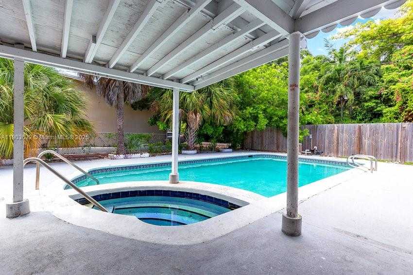 Small Image of Hollywood Number 9