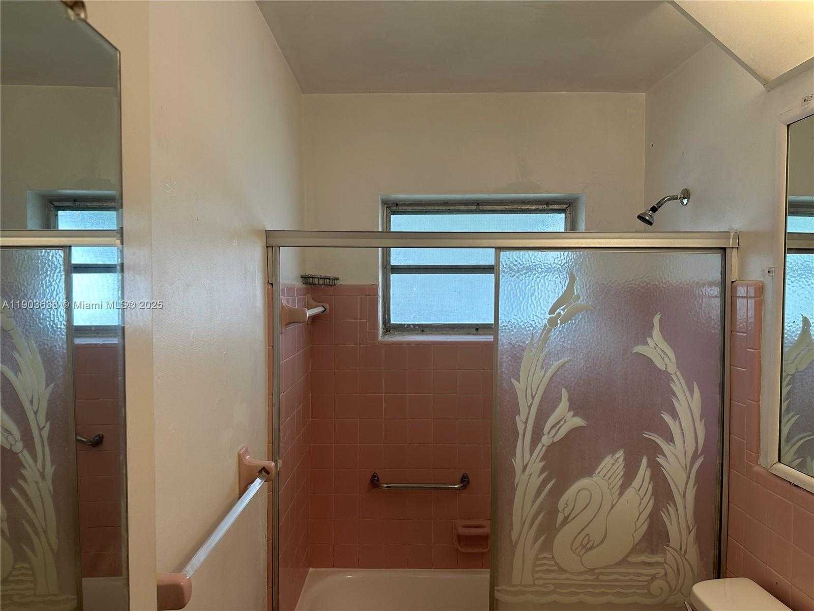 Imagen de Pequeño Objeto