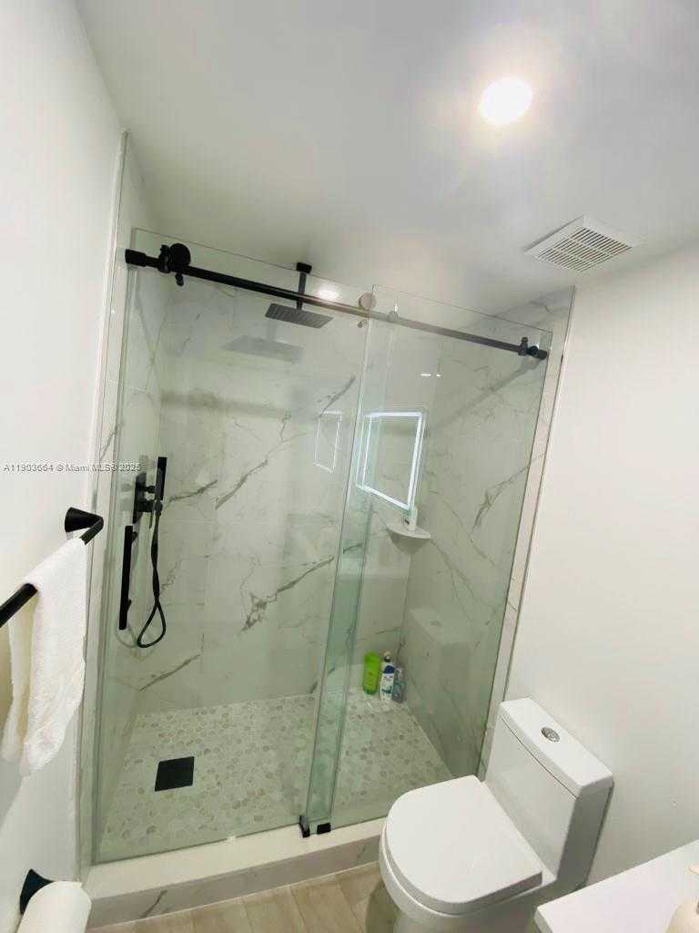 Small Image of 1528 BRICKELL AVE #103, Miami Number 13