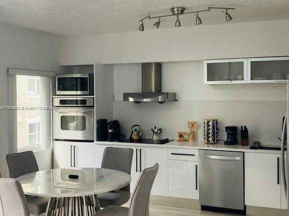 Small Image of 1528 BRICKELL AVE #103, Miami Number 3