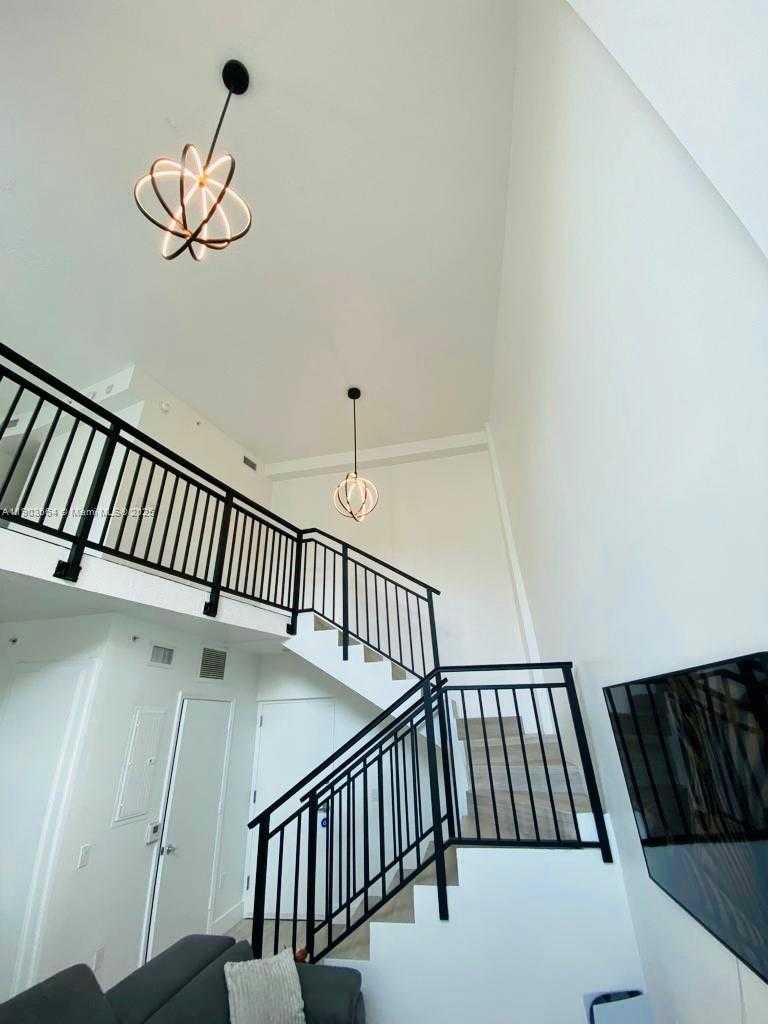 Small Image of 1528 BRICKELL AVE #103, Miami Number 4