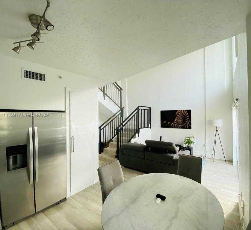 Small Image of 1528 BRICKELL AVE #103, Miami Number 5