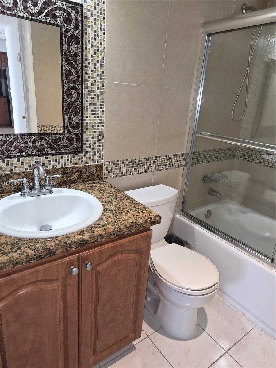 Small Image of 2910 POINT EAST DR #M610, Aventura Number 22