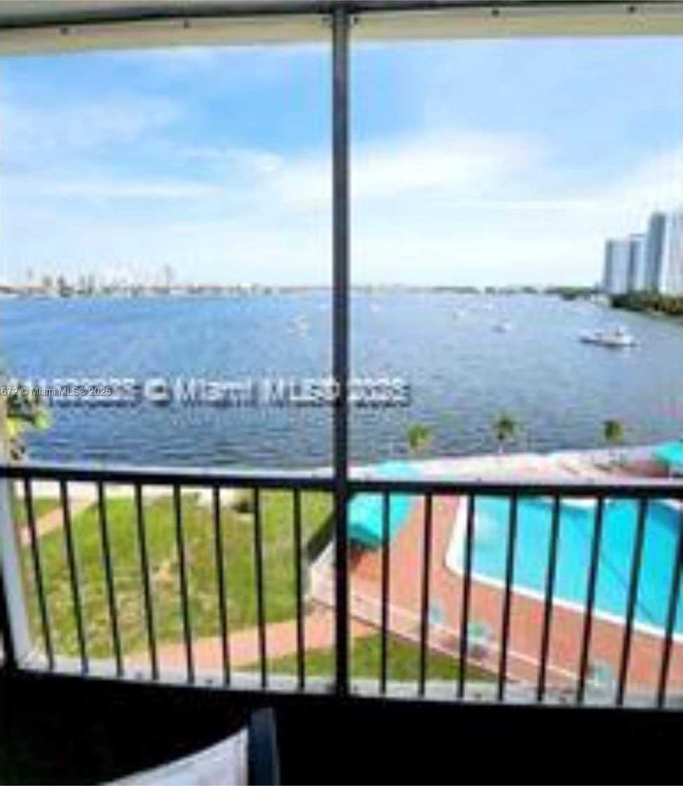Small Image of 2910 POINT EAST DR #M610, Aventura Number 25