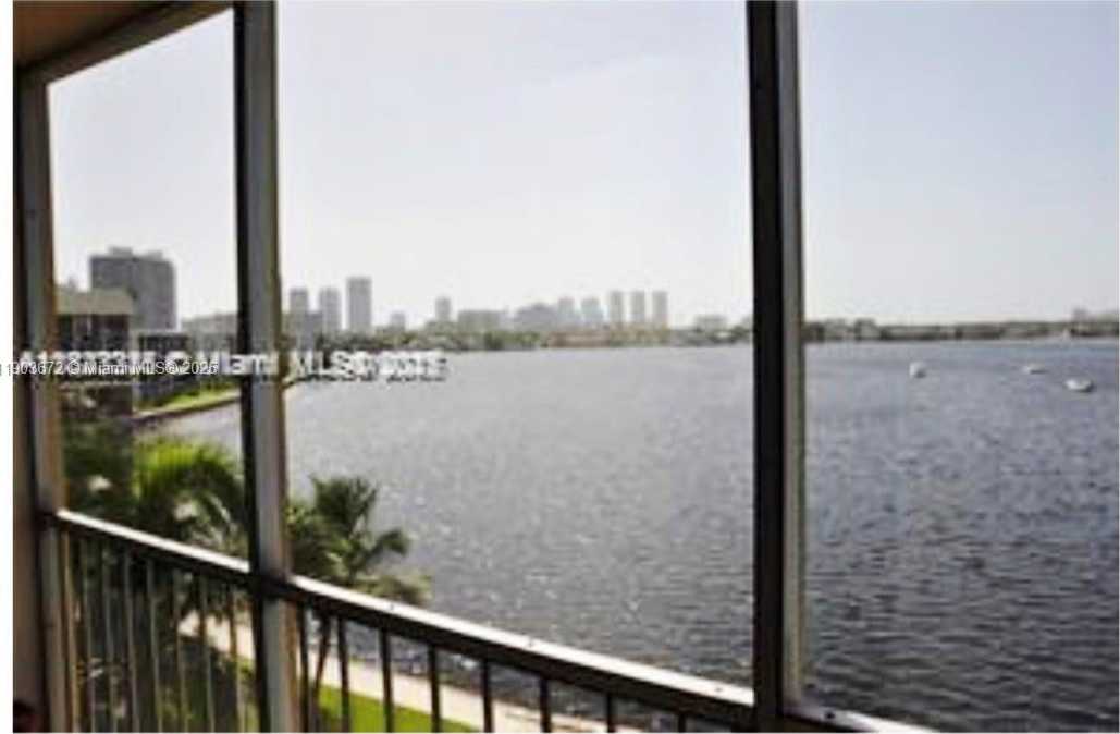 Small Image of 2910 POINT EAST DR #M610, Aventura Number 30
