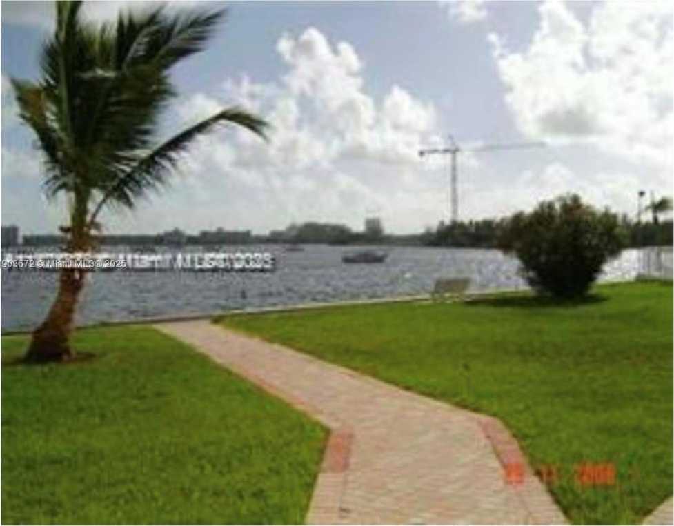 Small Image of 2910 POINT EAST DR #M610, Aventura Number 41