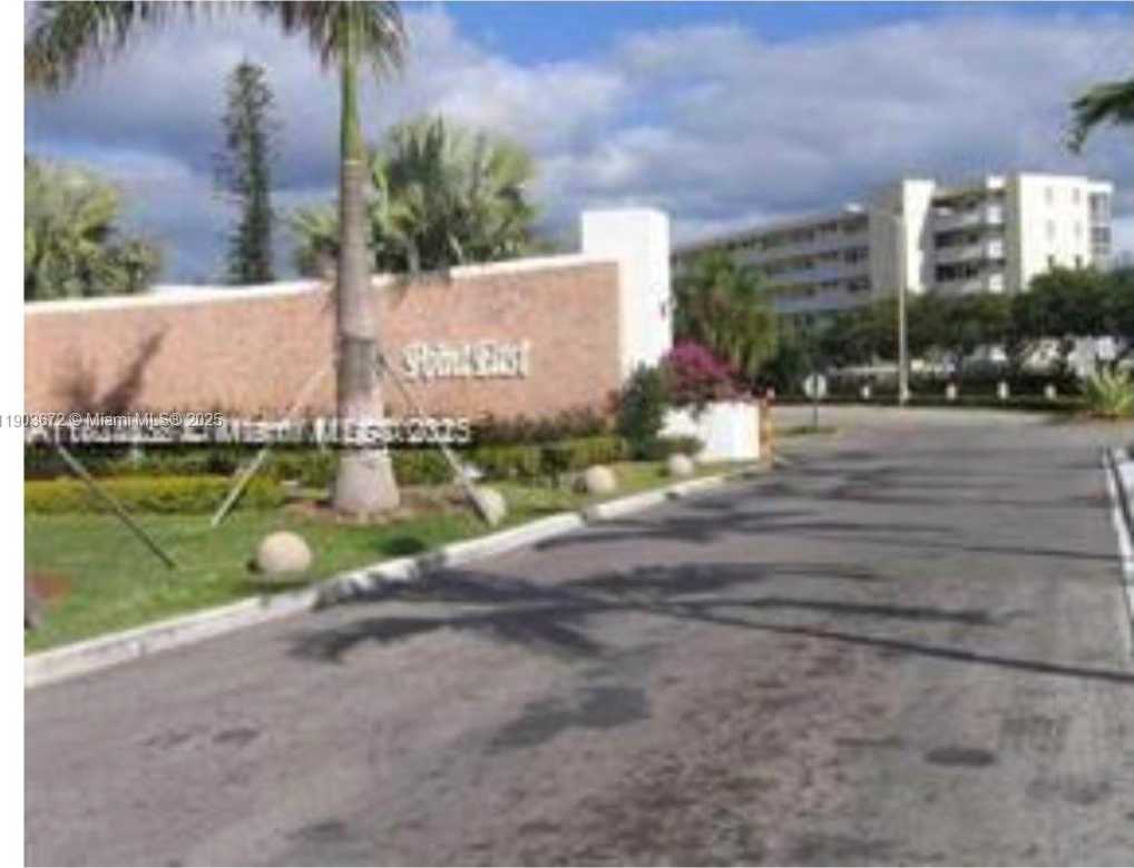 Small Image of 2910 POINT EAST DR #M610, Aventura Number 42