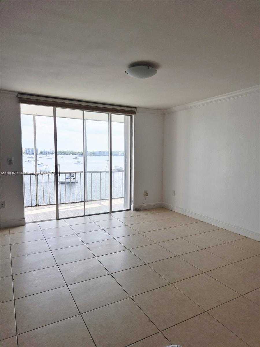 Small Image of 2910 POINT EAST DR #M610, Aventura Number 5