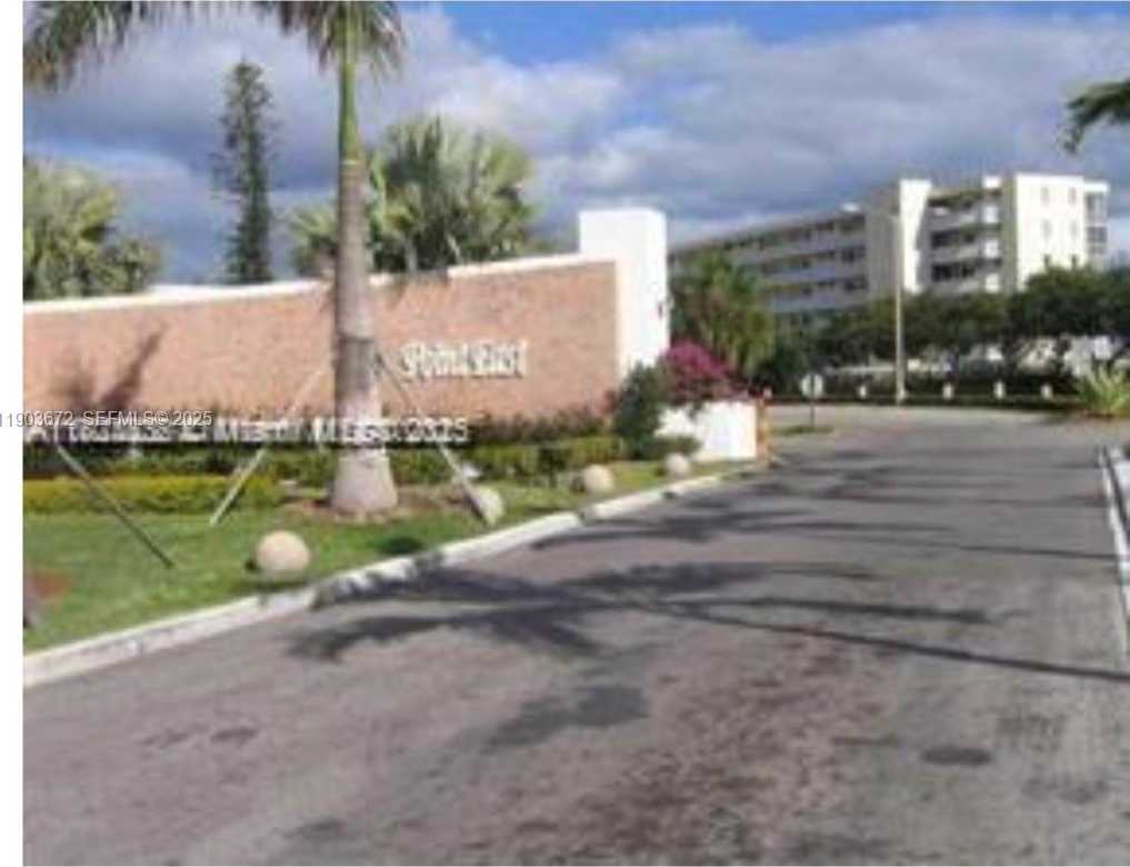 Small Image of 2910 POINT EAST DR #M610, Aventura Number 55