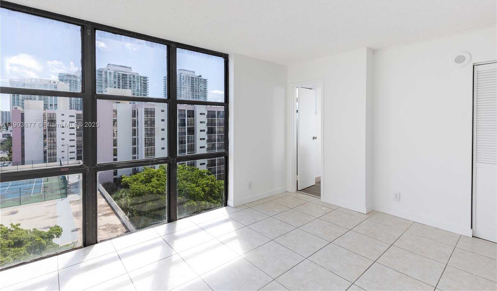 Small Image of 17011 NORTH BAY RD #919, Sunny Isles Beach Number 10
