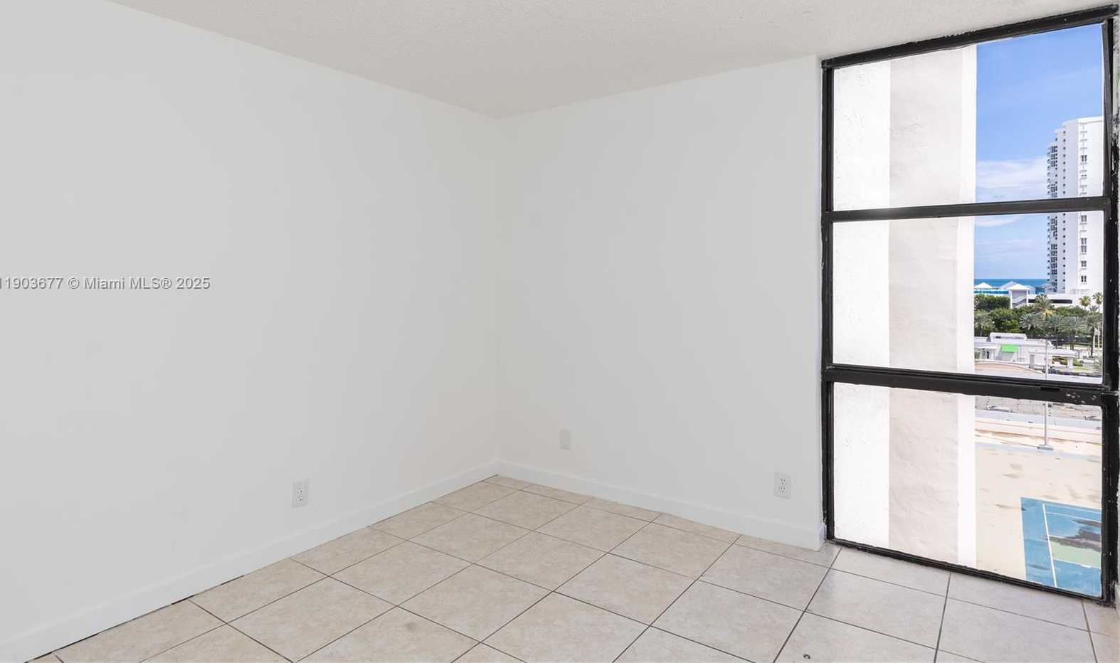 Small Image of 17011 NORTH BAY RD #919, Sunny Isles Beach Number 12