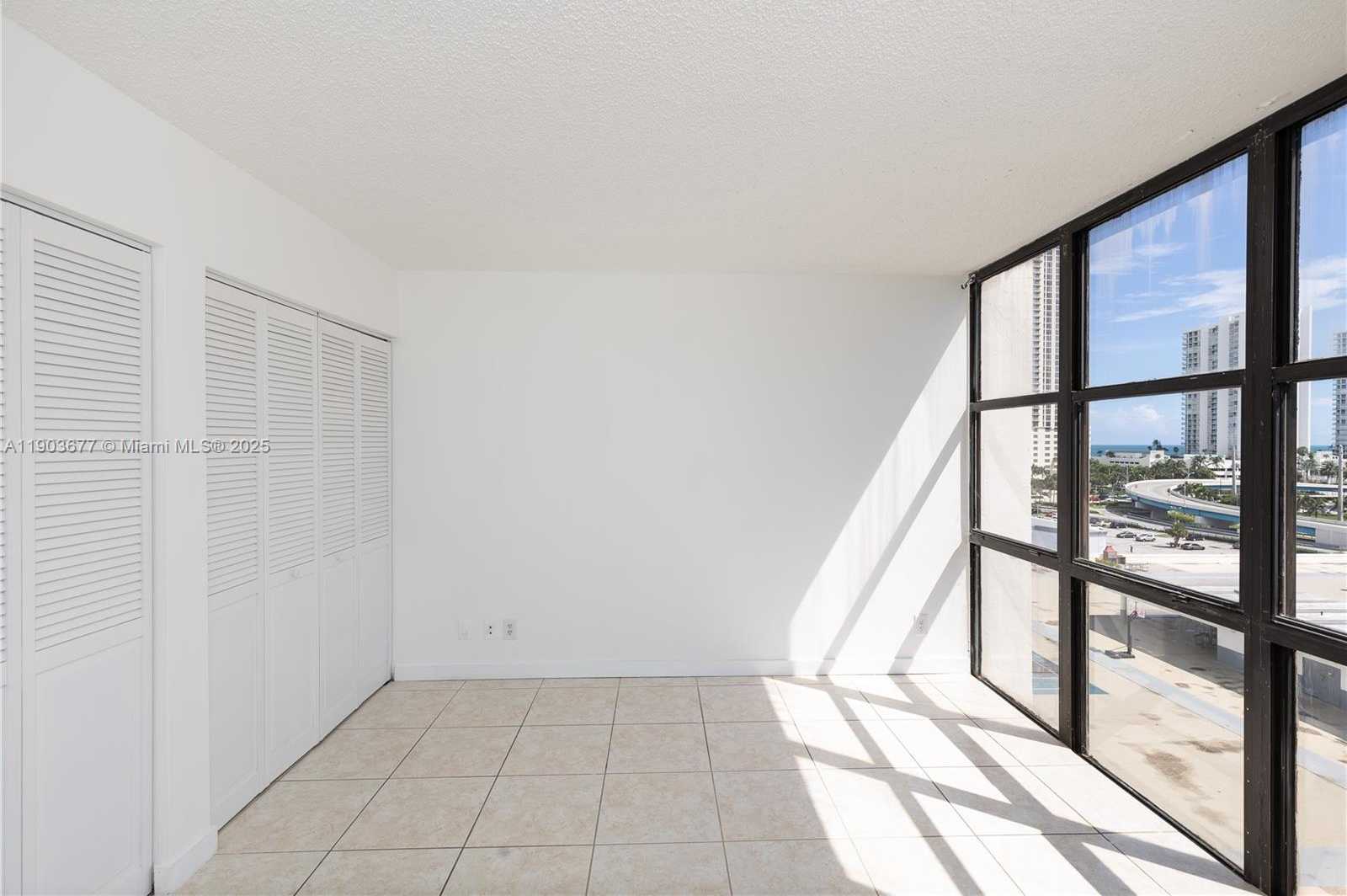 Small Image of 17011 NORTH BAY RD #919, Sunny Isles Beach Number 13