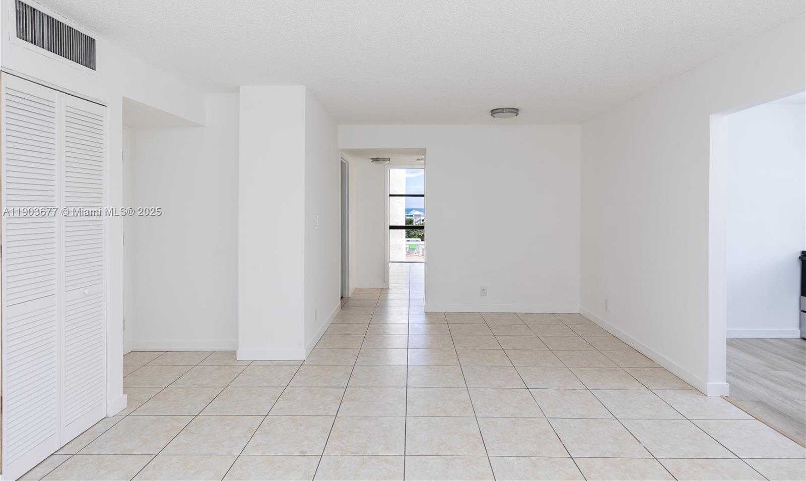 Small Image of 17011 NORTH BAY RD #919, Sunny Isles Beach Number 3