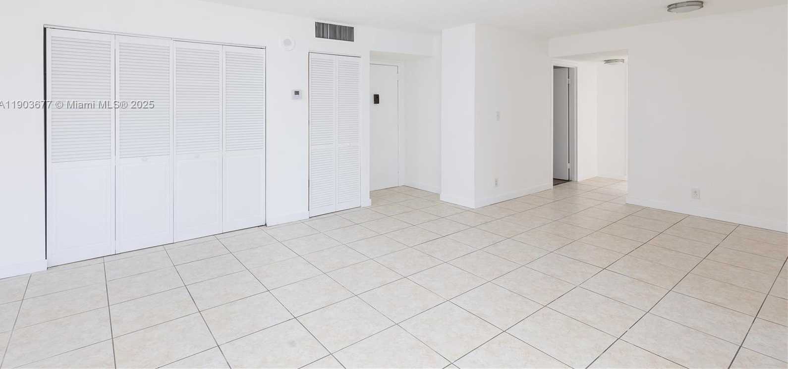 Small Image of 17011 NORTH BAY RD #919, Sunny Isles Beach Number 4